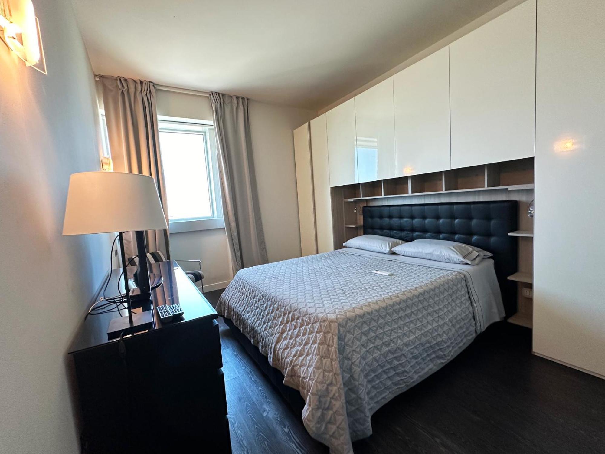Elegante Bilocale Torre Pontina Apartment Latina Ngoại thất bức ảnh